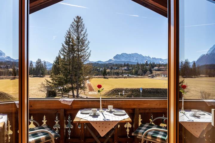 Ferienwohnung für 2 Personen, mit Balkon und Garten in Krün