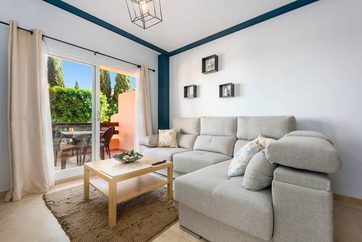 Ganze Wohnung, Ferienwohnung 'Yohannsanae Regione' mit Meerblick, Wlan und Klimaanlage in Casares del Sol, Casares
