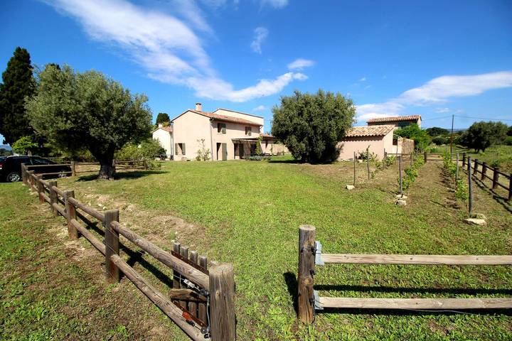 Klimatisiertes Landhaus für 15P. in Le Castellet, Var, Privatpool, Meerstrände 10 km. in Le Castellet, Mittelmeerküste (Frankreich)