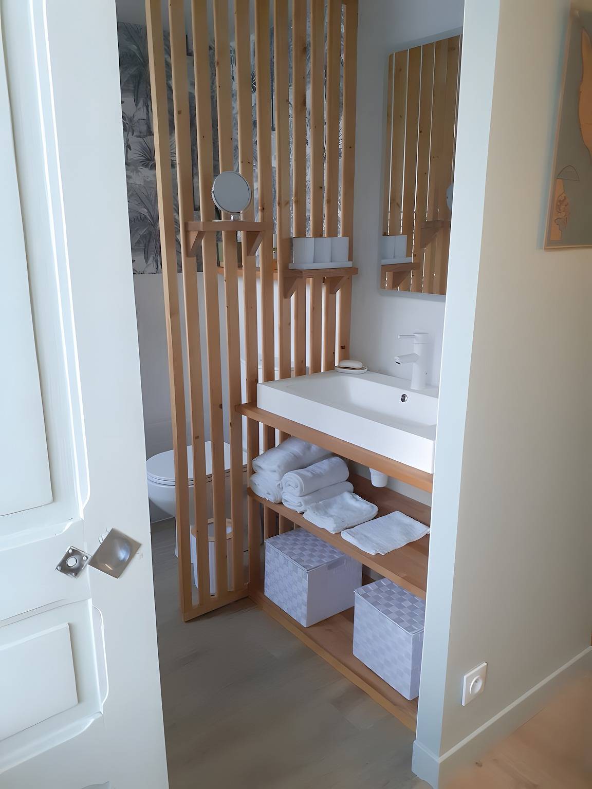 Bed & Breakfast „Chambre Opaline“ mit privater Terrasse, Garten und Wlan in Marennes, Côte de Beauté