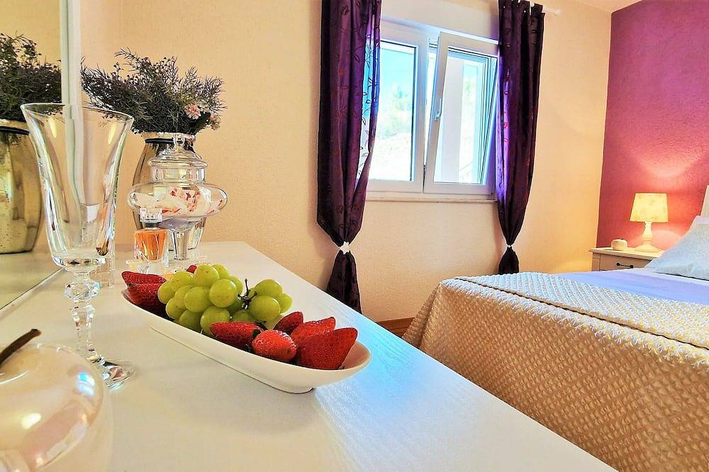 Throne Villa Kambia with heated pool in Klis, Split-Dalmatien