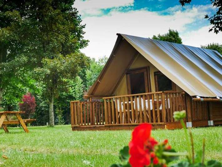 Camping pour 4 personnes, avec bassin pour enfant dans le Lot - 2