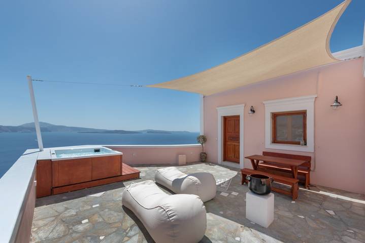 Holiday rental for 4 people, with Balcony and Hot tub in Oia