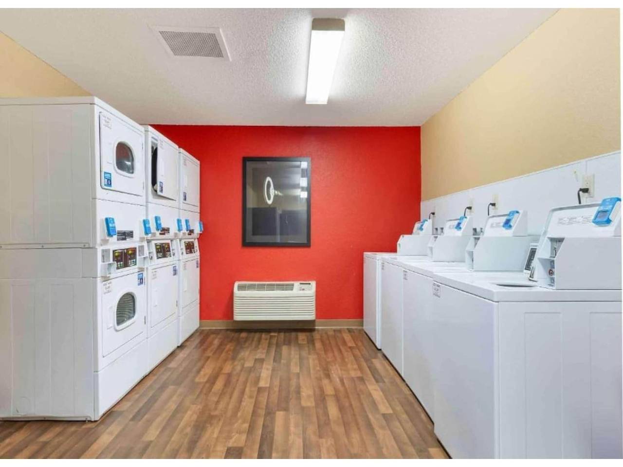 Appartement entier, 1 lit queen | douche Ada/Ri, non-fumeur, cuisine in Eagan, Comté de Dakota