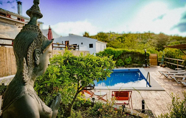 Alojamiento y desayuno para 2 personas, con piscina y jardín - 1