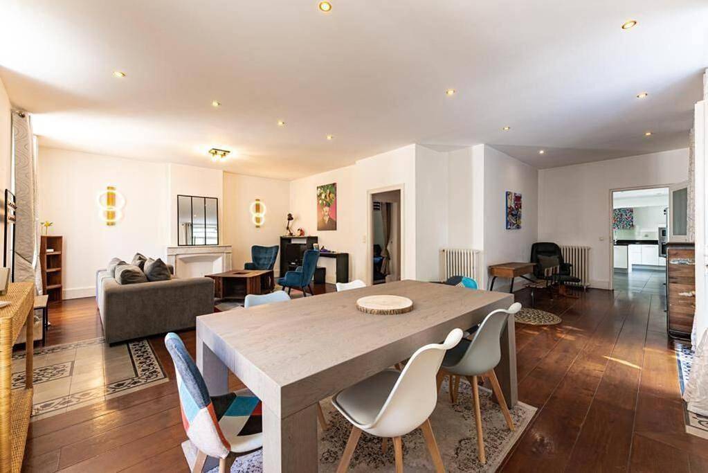 Five-Bedroom House in Valence, Région de Valence