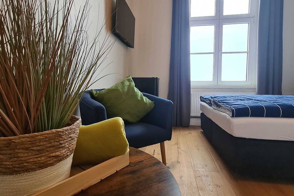 Ganze Wohnung, Einzelzimmer 1 (18m², 1 Pers. + Aufbettung) - Altes Lazarett Gästehaus in Anklam, Vorpommern