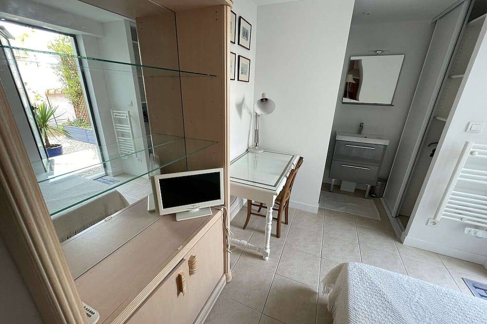 Entire apartment, Estudio céntrico con wifi y jardín – La Rochelle in La Rochelle, La Rochelle region