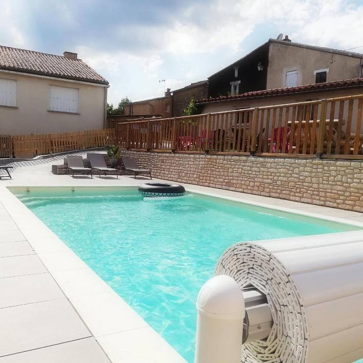 Appartement de vacances pour 14 personnes, avec Terrasse et Jardin ainsi que Piscine et Vue dans les Deux-Sèvres - 4