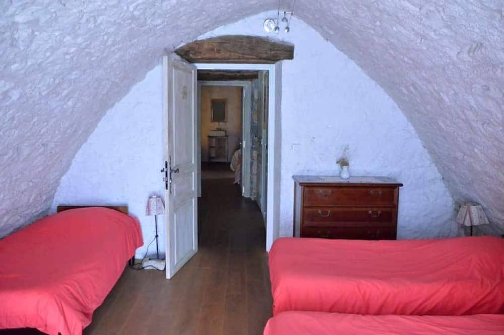 Gîte de Loulette, éco gîte au cœur du Parc naturel régional des Grands Causses in Nant, Parc naturel régional des Grands Causses