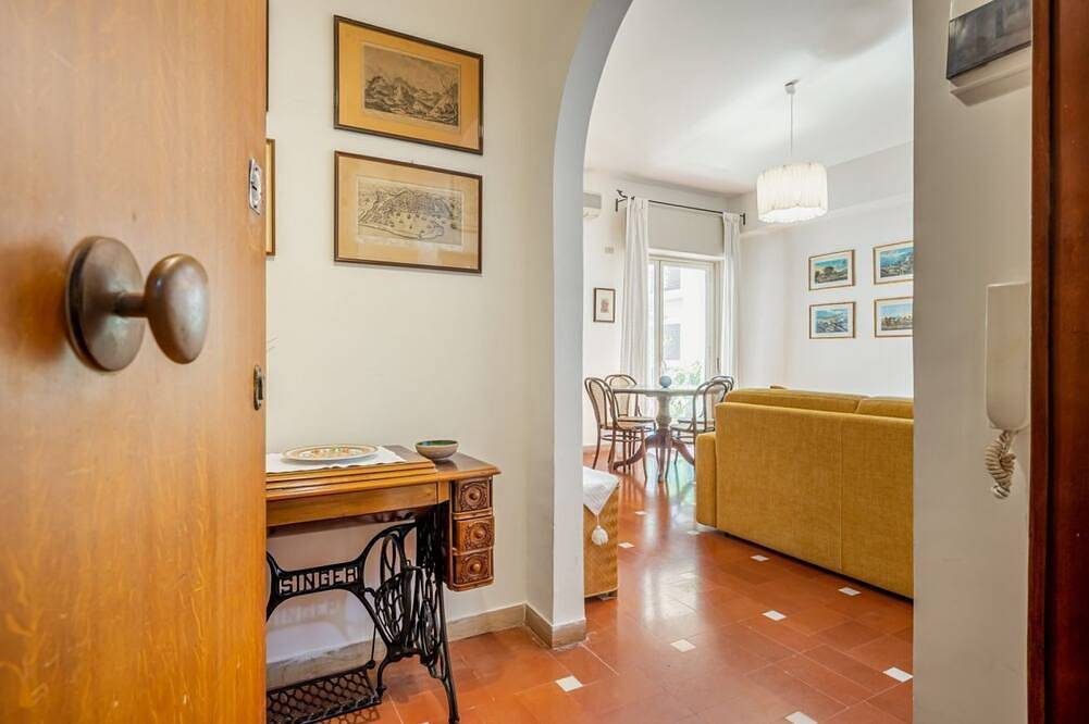 Entire apartment, Guesthost - Bright & Lovely Apartment in Messina in Messina, Messina Province