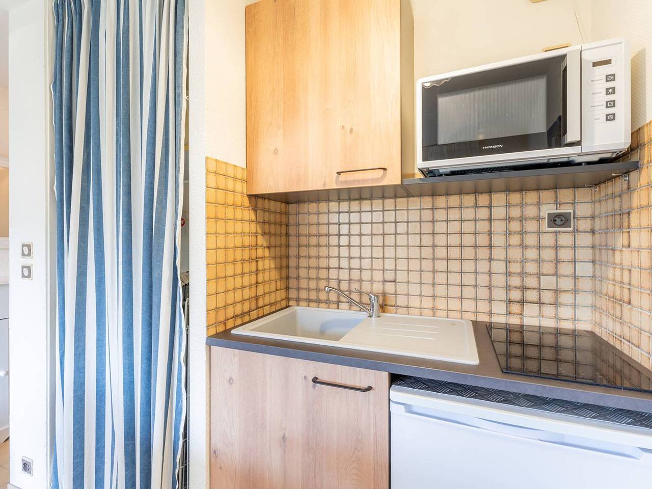 Ganze Wohnung, Gemütliche 2-Zimmer-Wohnung in Carnac, 200m vom Strand, Terrasse, Parkplatz in Carnac, Côte des Mégalithes