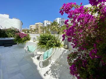 Apartment for 4 People in Playa de la Venus, Marbella, Photo 3