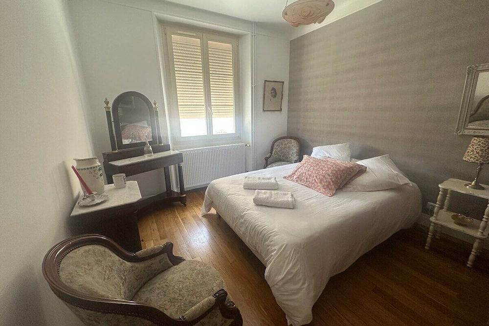 Apartamento entero, La parenthèse-Apartamento-Baño Privado in Chablis (Yonne), Auxerre region
