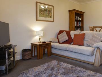 Log Cabin for 4 People in North Yorkshire, Yorkshire, Photo 2