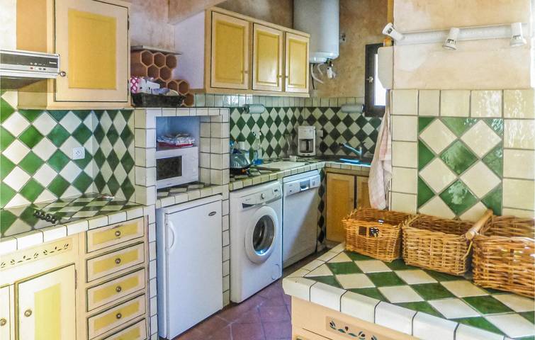 Location de vacances pour 12 personnes, avec jardin à Aups - 4