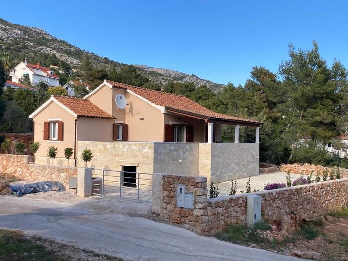 Villa voor 6 personen, met whirlpool en tuin op Hvar