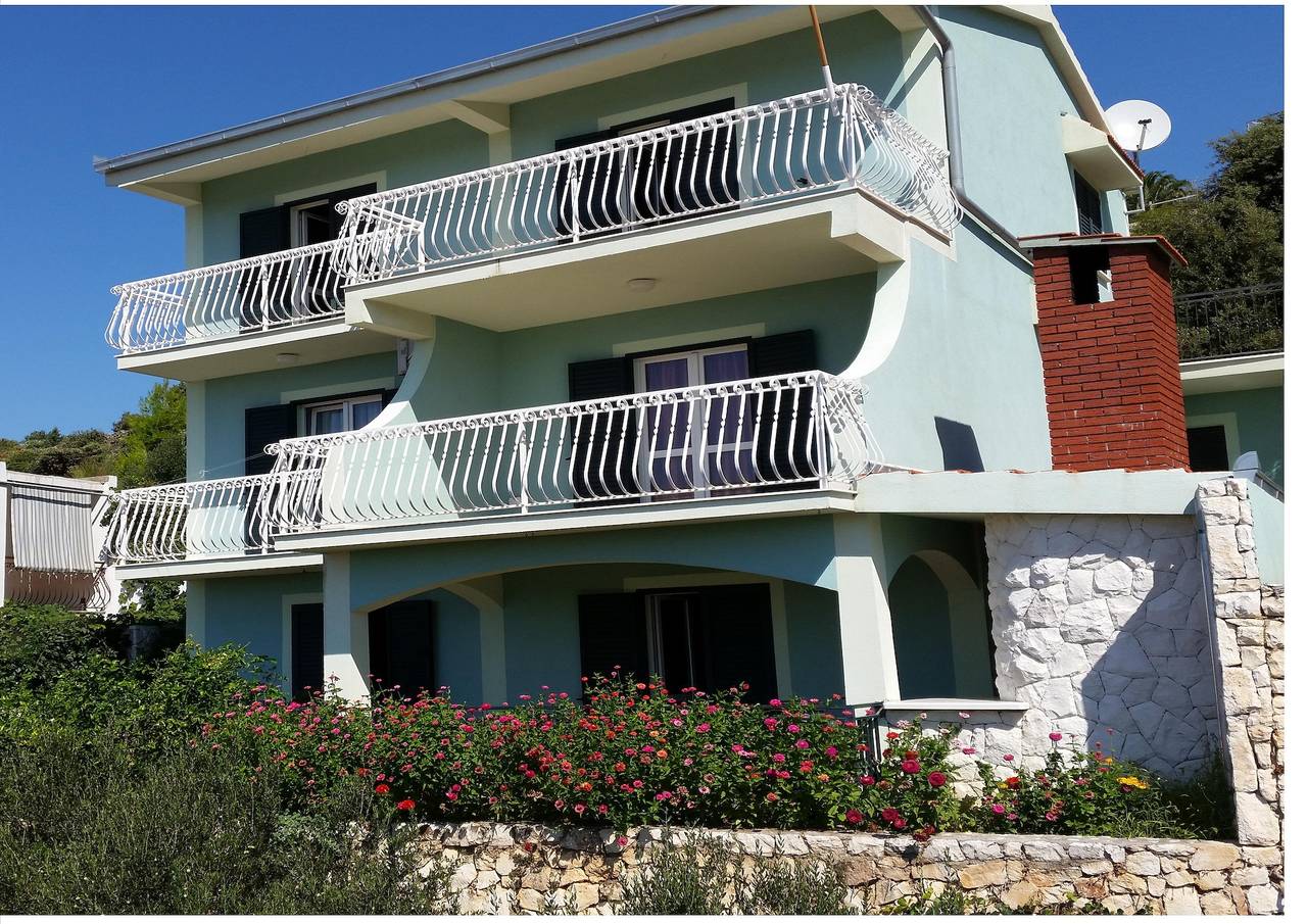 Cijeli apartman, Trosobni apartman s terasom i pogledom na more Sevid, Trogir A-16111-a in Sevid, Splitsko-dalmatinska županija