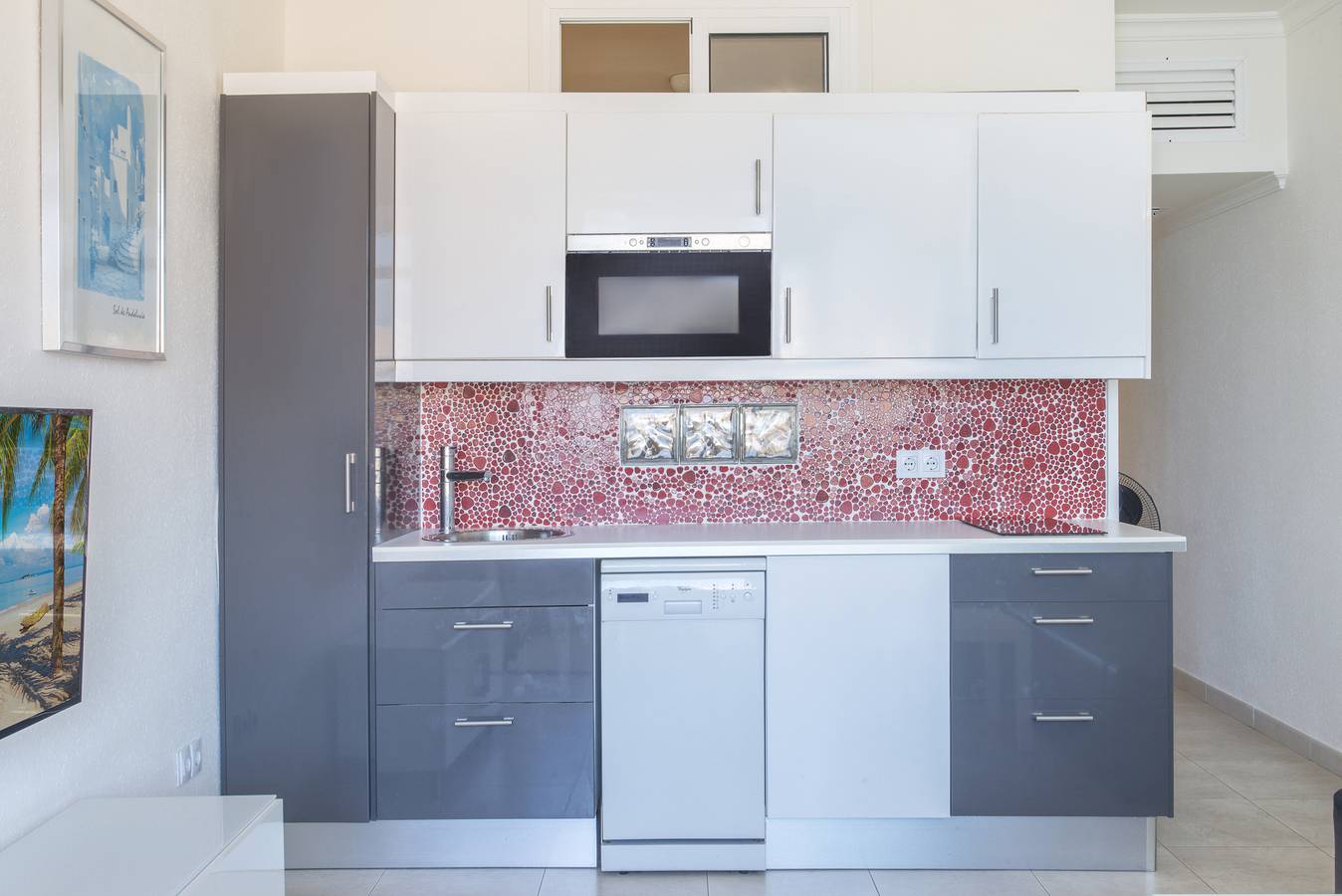 Entire apartment, Apartment "Stunning Marina View" with Mountain View, Wi-Fi, Garden & Terrace in Fuengirola Centre, Fuengirola