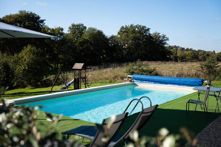 Gîte pour 4 personnes, avec piscine à Châlus - 2