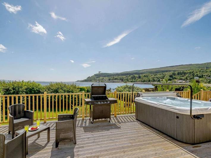 Holiday rental for 18 people, with garden and hot tub, with pets in Dunoon