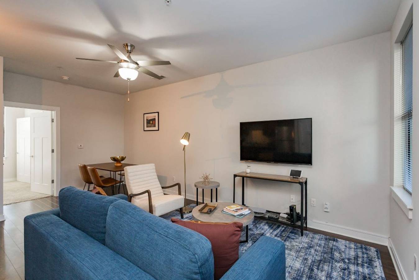Entire apartment, Cozysuites Musicrow Alluring 1Br w free parking 58 in Nashville, Tennessee