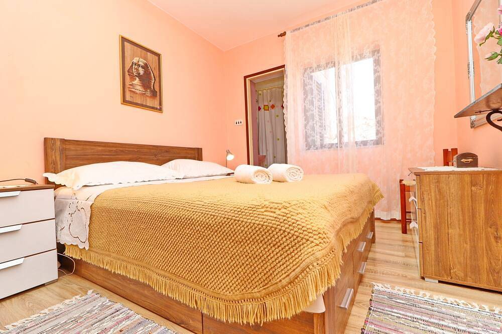 Ganze Wohnung, 3-Zimmer-Ferienwohnung am Strand Brna, Korcula (A-4463-a) in Blato, Korcula