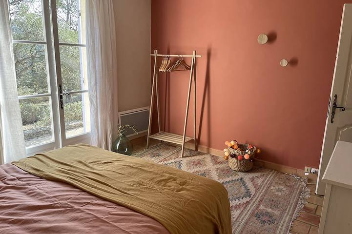 Location de vacances pour 8 personnes, avec terrasse et jardin à Beaumettes - 2