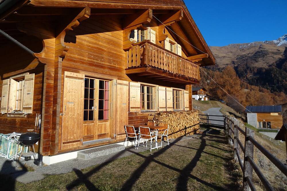 Chalet in sonniger, ruhiger Lage mit schönem Bergpanorama. Haustierfreundlich! in Mase, Mont-Noble