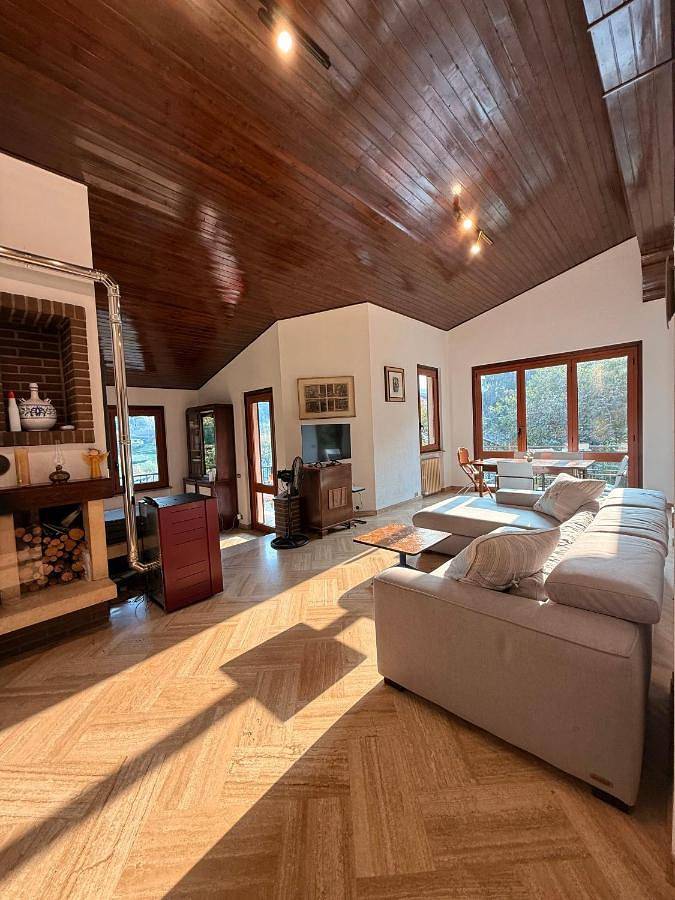 Ferienwohnung für 6 Personen, mit Balkon und Terrasse sowie Garten und Ausblick in Brusimpiano Gemeinde - 3