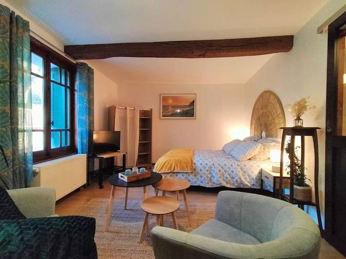 Gîte pour 2 personnes, avec Jardin à Meximieux