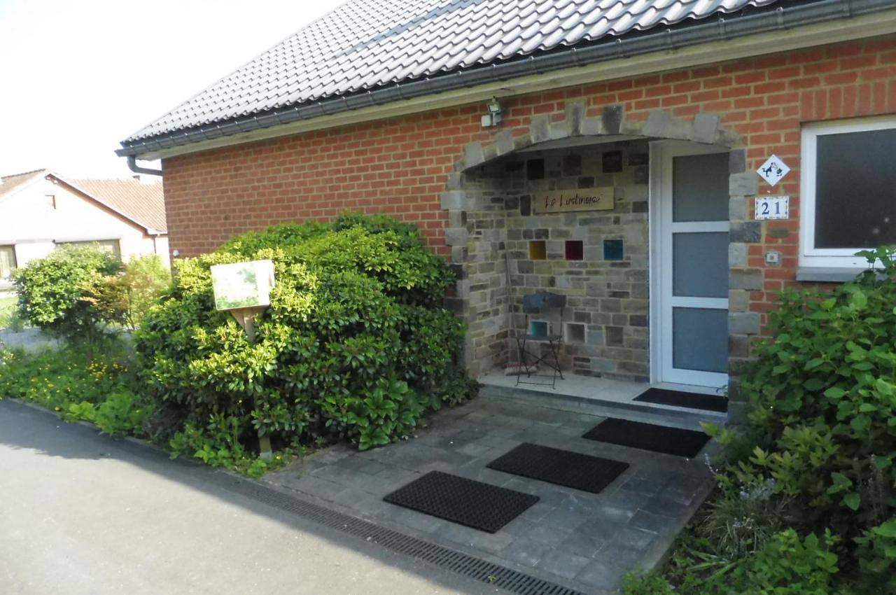 Large Double Room in Lustin, Profondeville