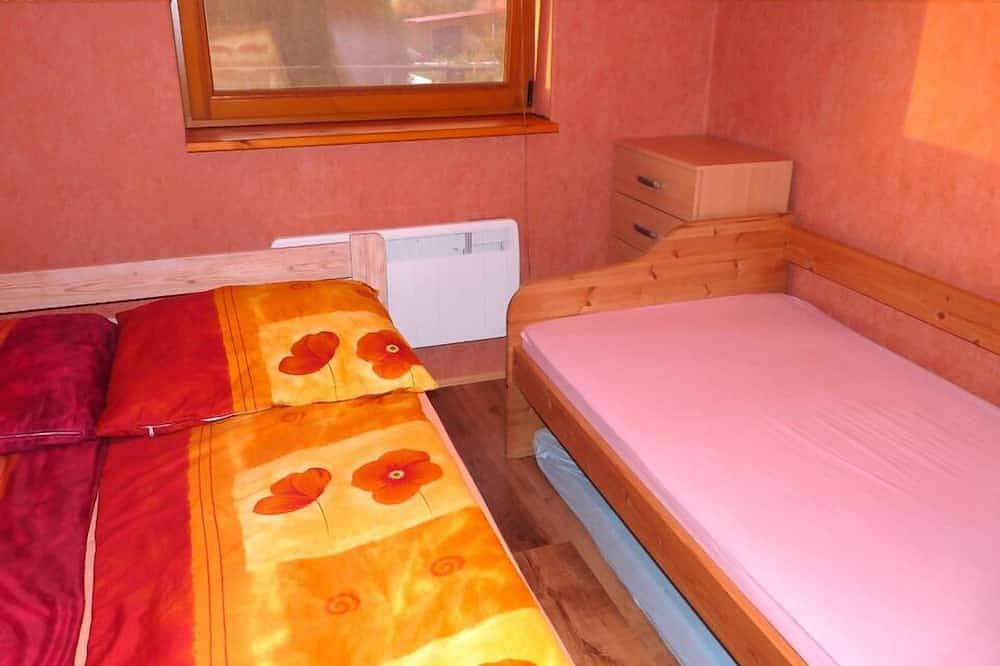 Gemütliches Ferienhaus zwischen den Seen mit Kamin, Terrasse und Garten in Alt Schwerin, Plauer See