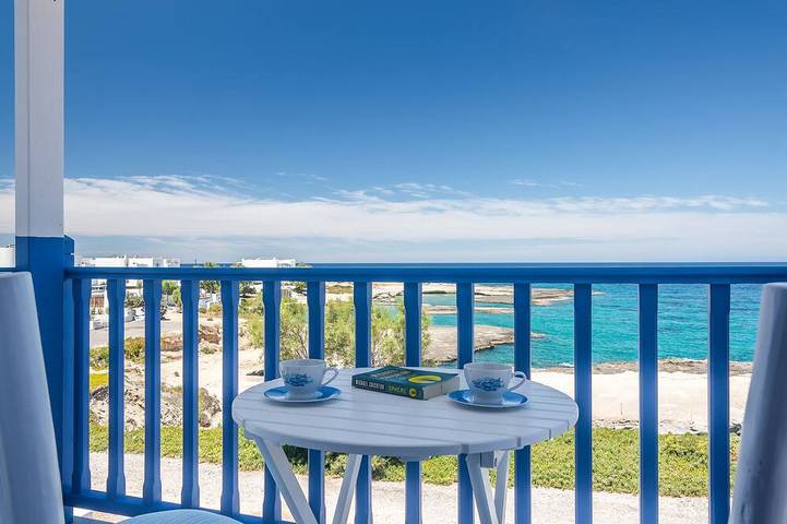 Apartment for 3 people, with balcony, with pets in Milos