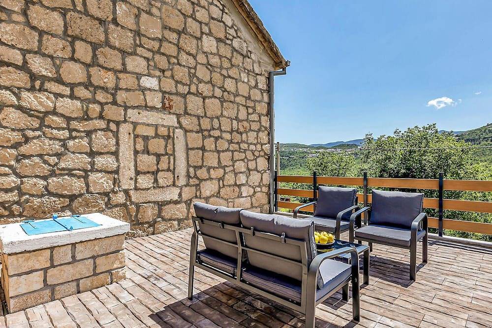 Awesome home in Vrgorac in Makarska Riviera