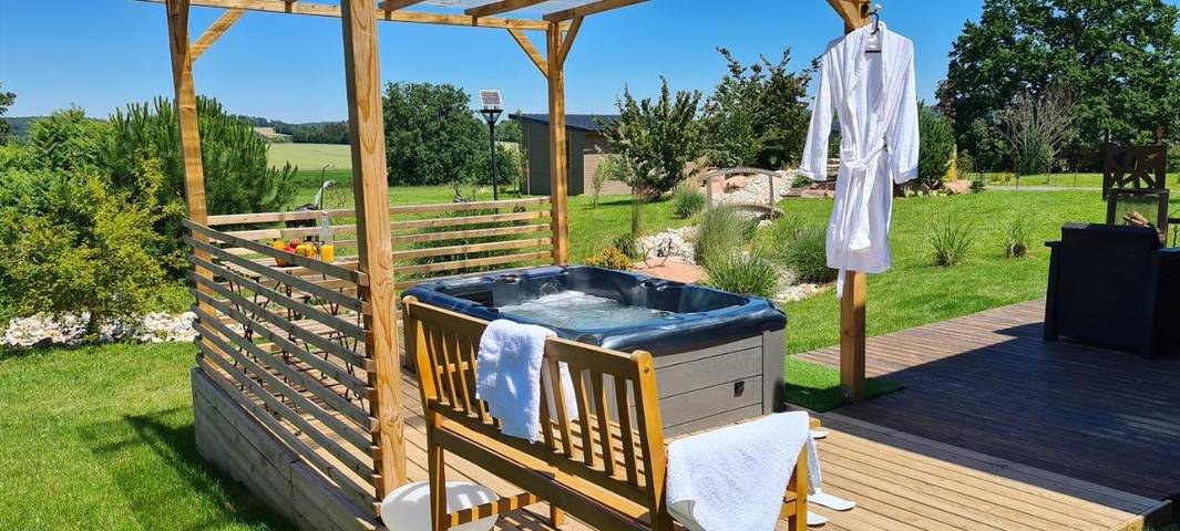 Location de vacances pour 3 personnes, avec terrasse et jardin à Jeanménil