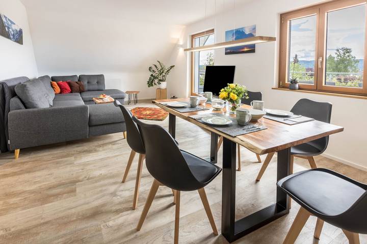 Ferienwohnung für 5 Personen, mit Balkon und Seeblick in Allensbach - 2