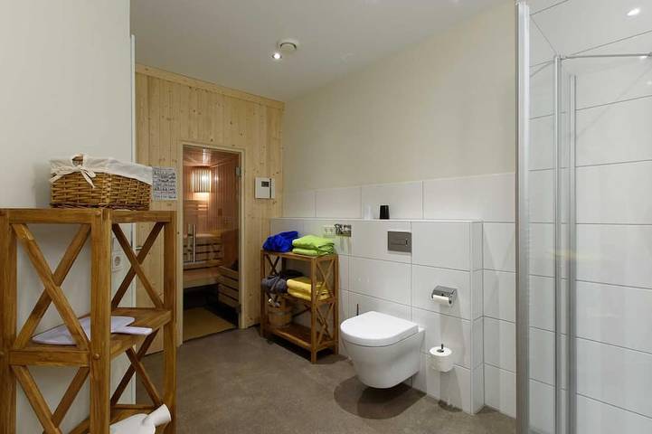 Ferienwohnung für 6 Personen, mit Balkon und Sauna in Ditzum
