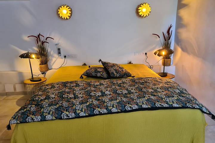 Location de vacances pour 8 personnes, avec terrasse ainsi que jardin et jacuzzi à Loriol-du-Comtat - 2