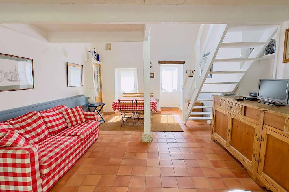 Pretty village house with its private courtyard in La Couarde-sur-Mer, Ile de Re
