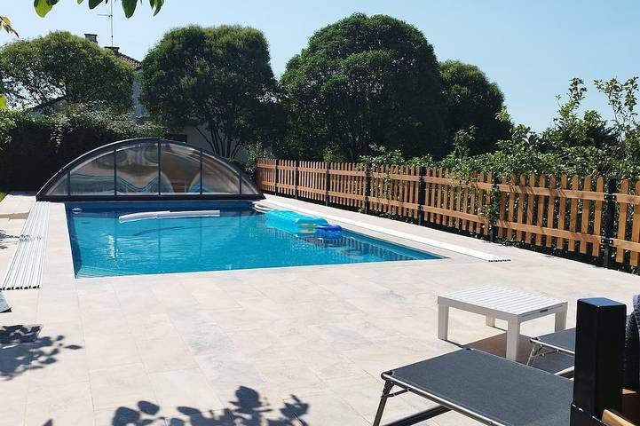 Chalet for 10 people, with balcony and garden as well as hot tub - 1