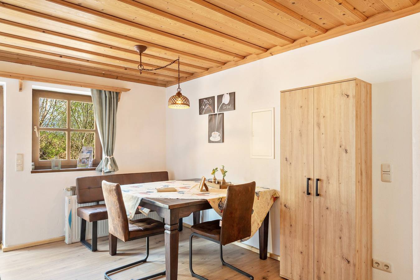 Appartement 'Fewo Enzian' met bergzicht, privé zonneterras en wifi, foto 7