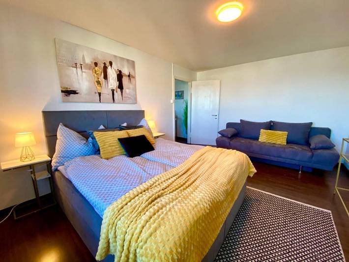 Ferienwohnung für 12 Personen, mit Balkon und Terrasse sowie Seeblick und Ausblick