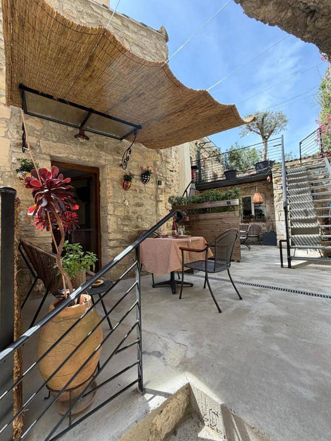 Gîte pour 2 personnes, avec vue et terrasse, animaux acceptés à Aiguèze - 2