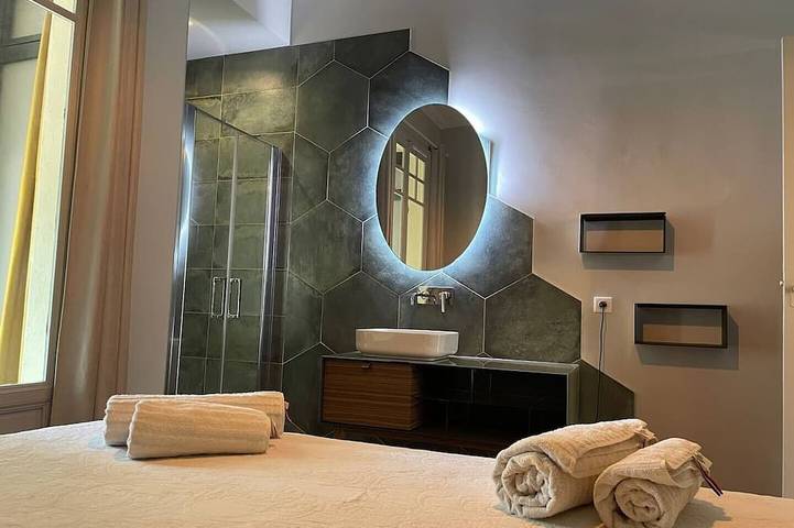 Location de vacances pour 12 personnes, avec Jacuzzi à Saint-Thibéry - 2