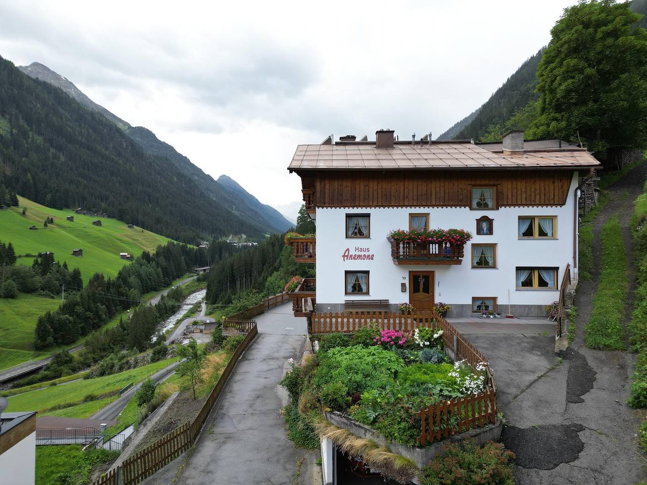 Ganze Ferienwohnung, Fw 4-6 Pers/2 Schlafräume+ Wohn-Schlafraum 2xdu/Wc in Kappl, Verwall