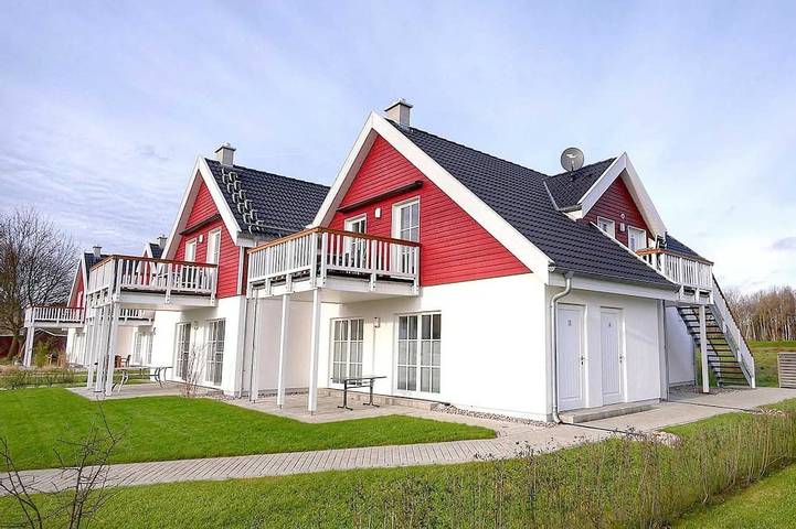 Ferienpark für 4 Personen, mit Balkon und Whirlpool sowie Garten und Sauna