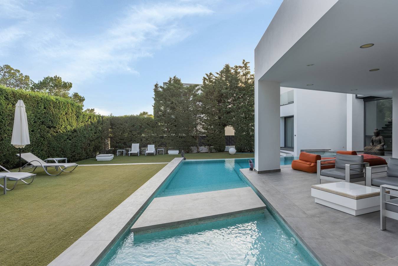 Casa Vacacional 'Maribiza' con Vistas al Mar, Wi-Fi y Aire Acondicionado in Cala Llenya, Santa Eulària des Riu