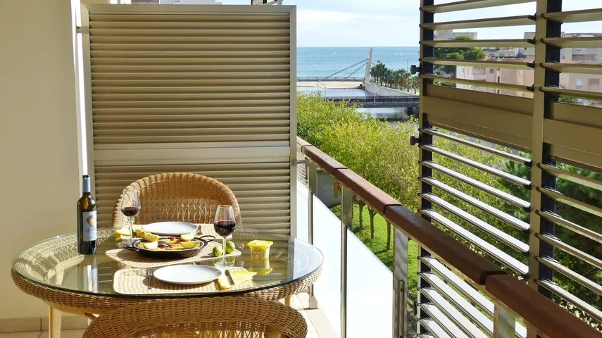 Apartamento de vacaciones para 5 personas, con jardín y jacuzzi - 1