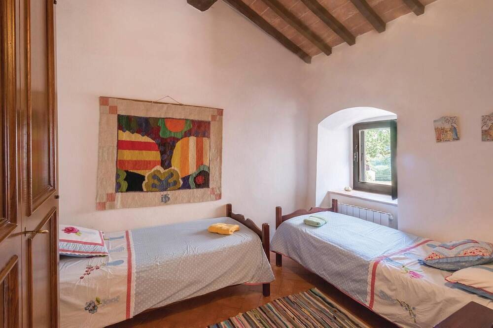 Cozy home in Todi Pg with Wifi in Todi, Perugia Province